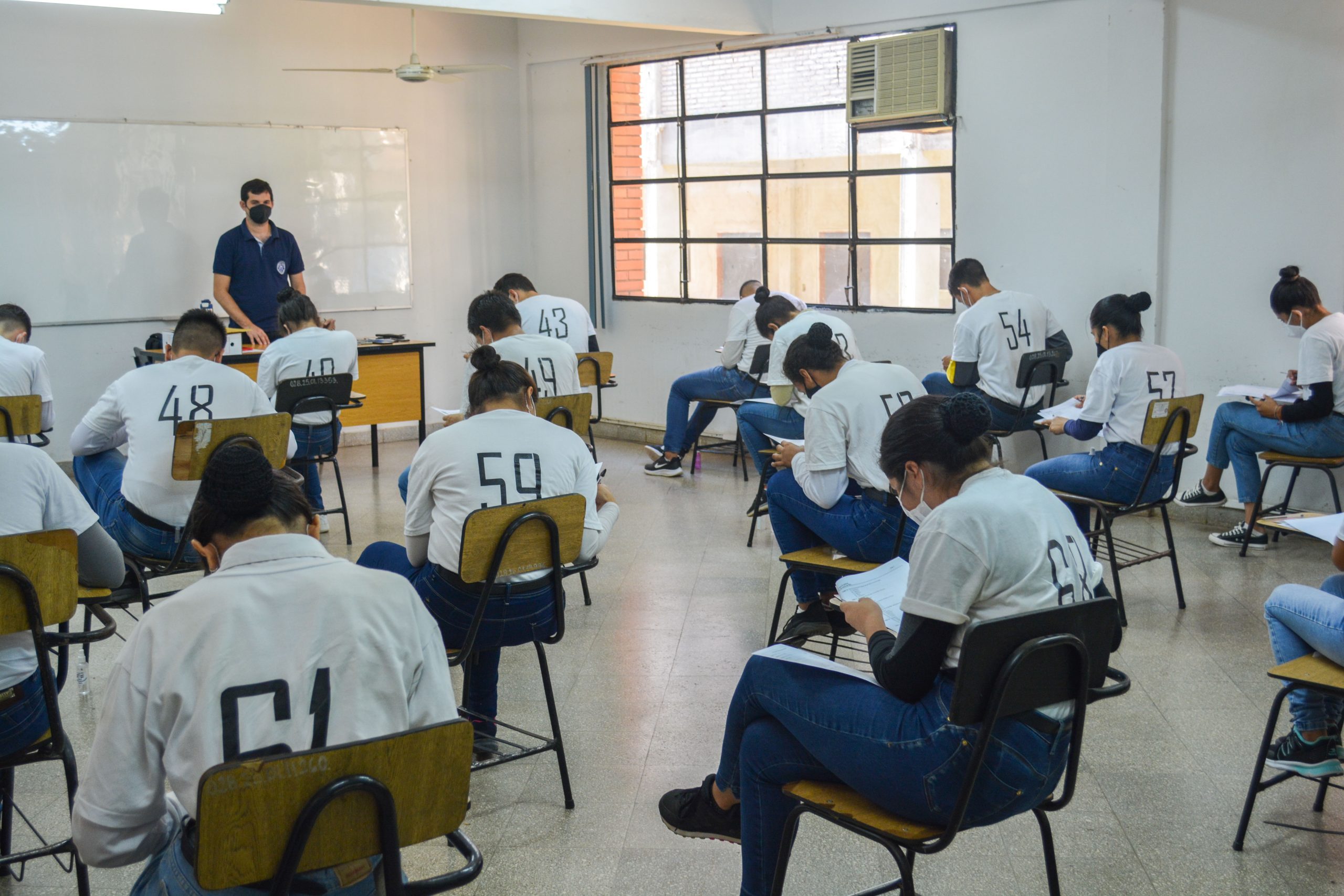 Postulantes a la DISERAGRO, EFSOFAER y ACADEMIL rinden en la FP-UNA ...