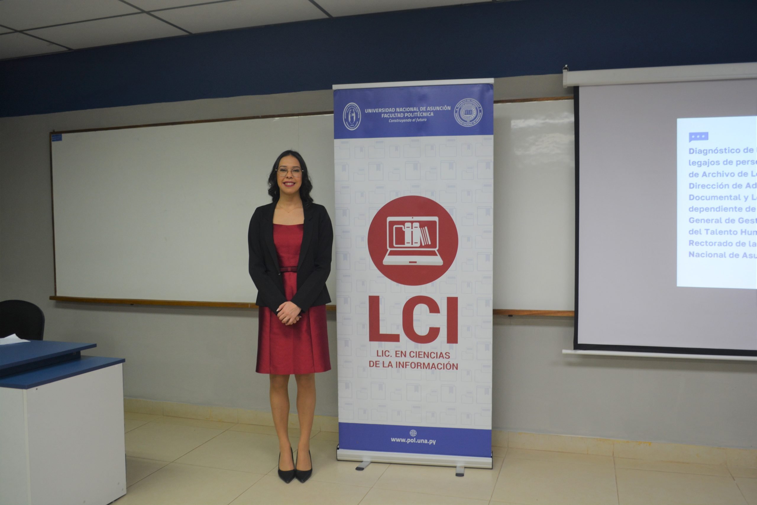 Nueva Licenciada en Ciencias de la Información por la FP-UNA - Facultad ...